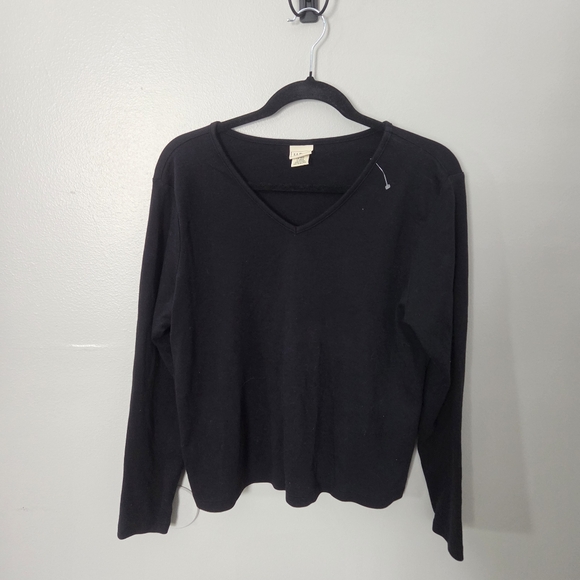 L.L. Bean Tops - L.L. Bean Women's Supima Cotton Black Long Sleeve V-Neck Casual T-Shirt Sz LG